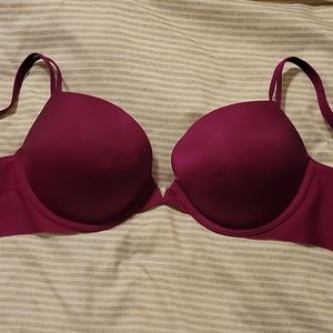 Victoria's Secret 32DD push up bra